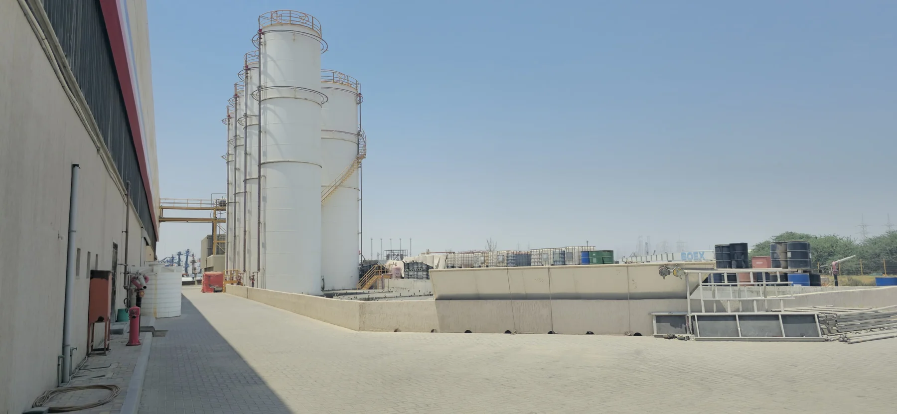 Base oil storage tanks